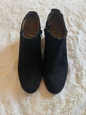 Women's Jack Rogers Black Suede Scalloped Booties Size 7.5